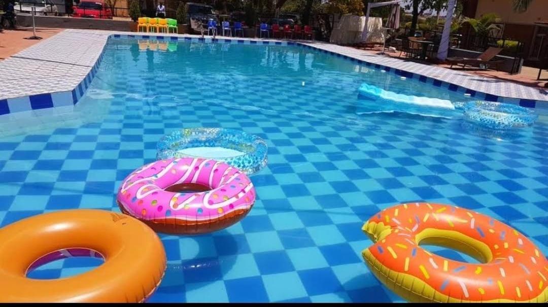 Chamba Valley Exotic Hotel Лусака Екстер'єр фото
