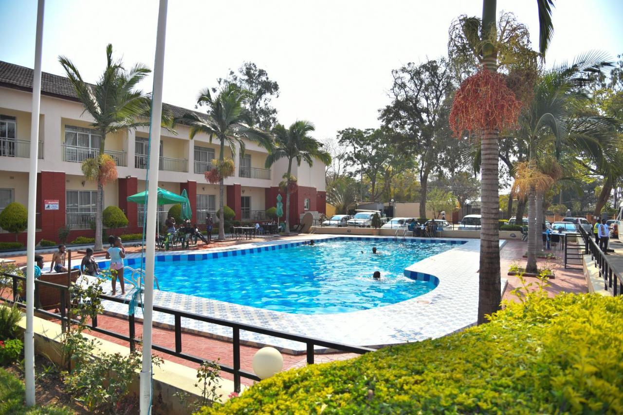 Chamba Valley Exotic Hotel Лусака Екстер'єр фото