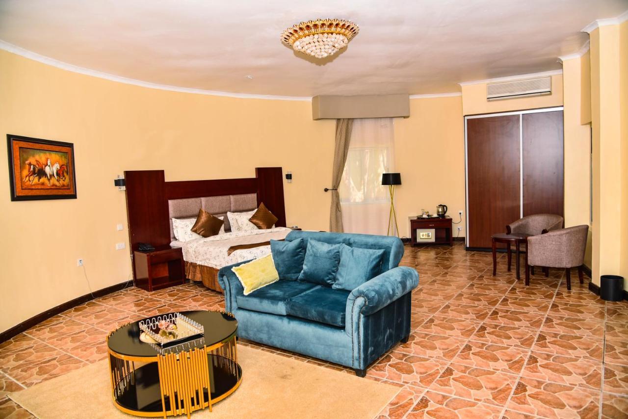 Chamba Valley Exotic Hotel Лусака Екстер'єр фото