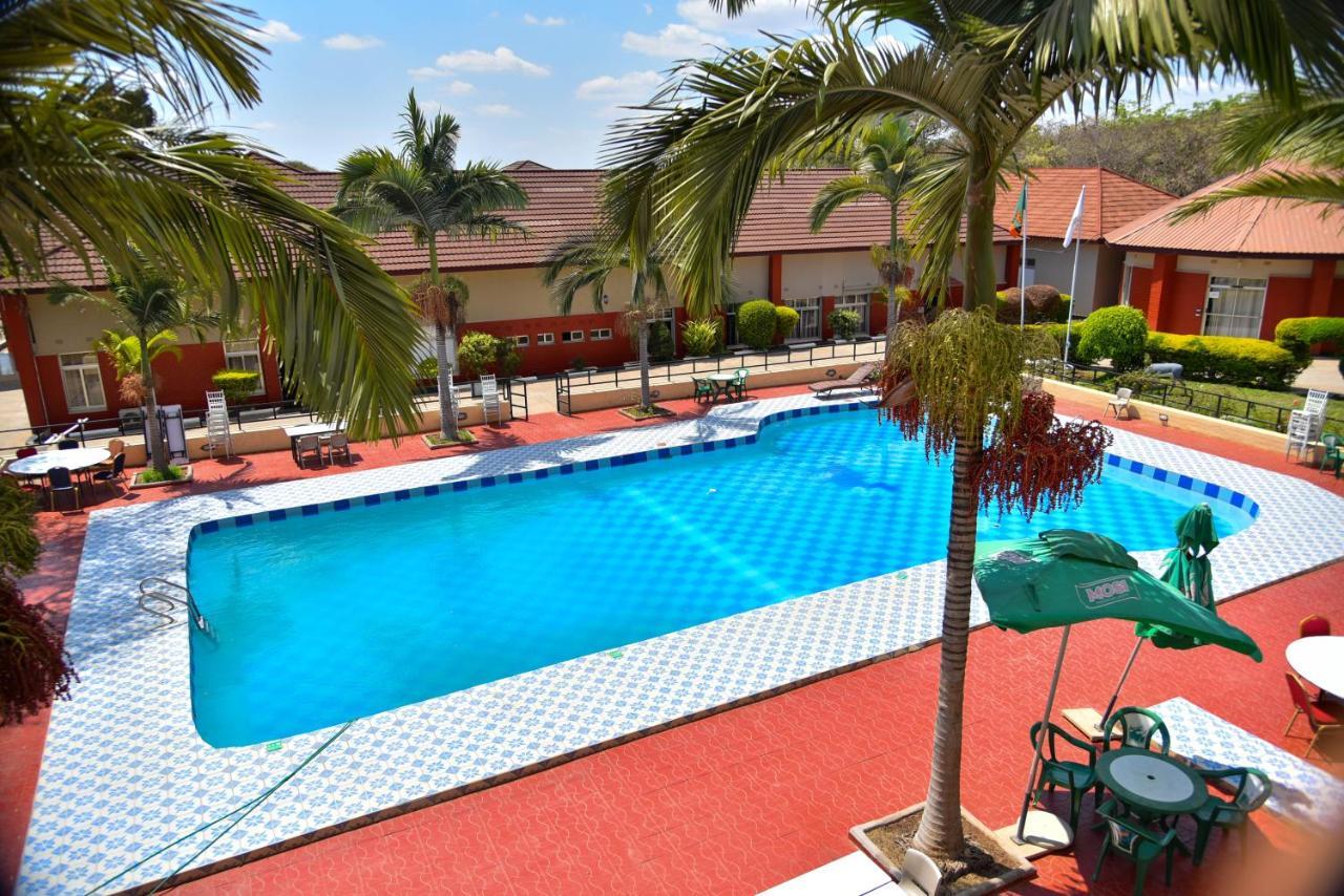 Chamba Valley Exotic Hotel Лусака Екстер'єр фото