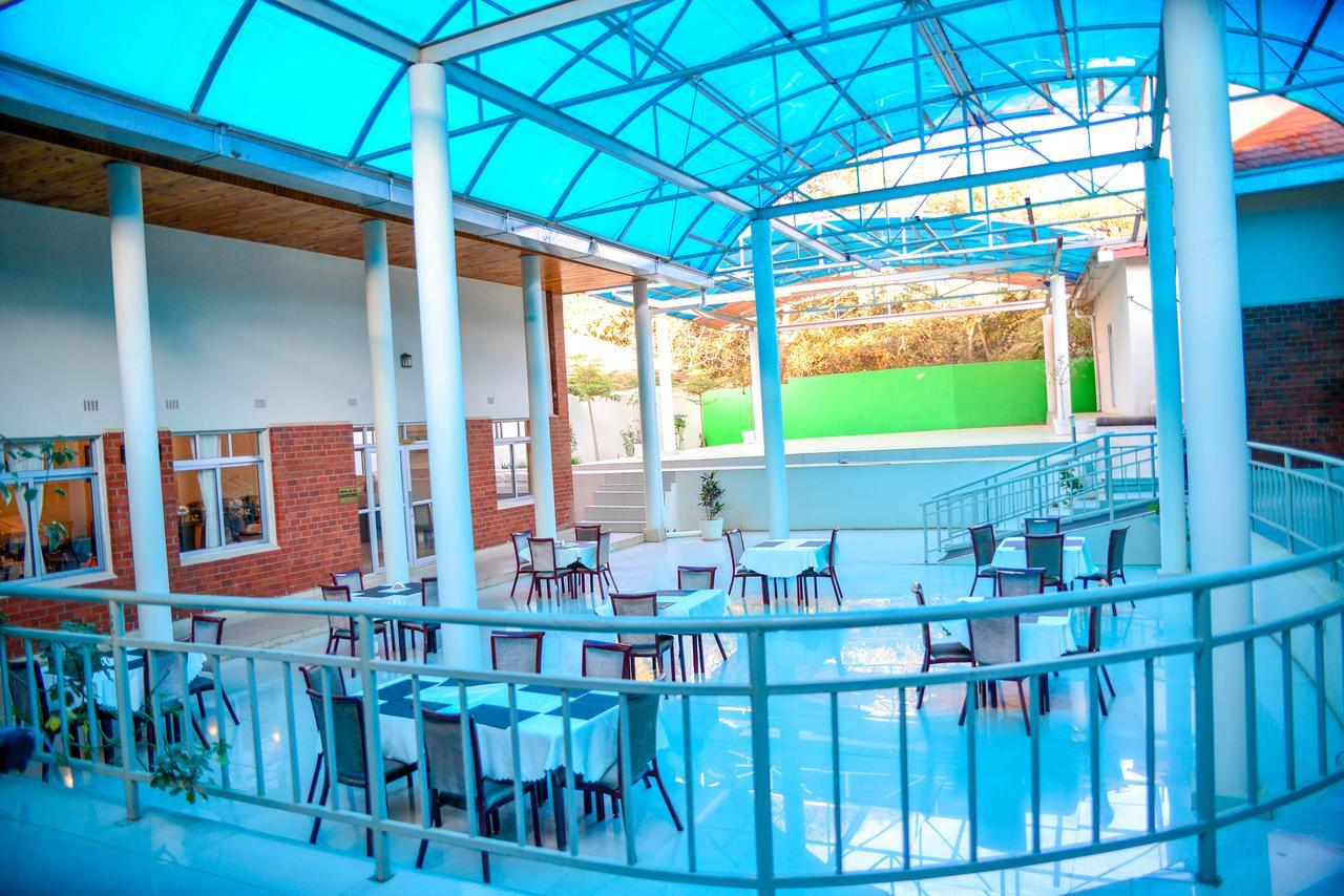 Chamba Valley Exotic Hotel Лусака Екстер'єр фото
